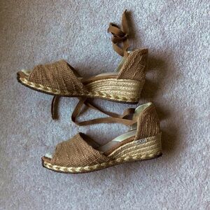 Ugg woman’s Delmar espadrille wedge size 9 jute lace up